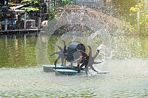 Water turbine for water treatment increasing oxygen in the water