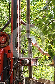 Agua está bien la plataforma de perforación. giratorio la plataforma de perforación ejercicios está bien sobre el 