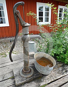 Water well pump