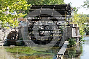 Water wheel in l`Isle sur la Sorgue in avignon Vaucluse Provence-Alpes-Cote d`Azur France