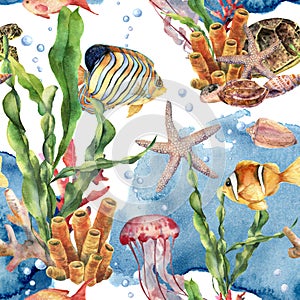 Watercolor laminaria branch, coral reef and sea animals seamless pattern. Hand painted jellyfish, starfish, tropical
