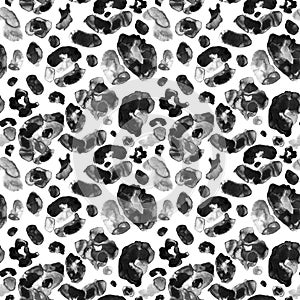 Watercolor snow leopard or cheetah seamless pattern. Monochrome wild animal coat print with black and grey spots on white