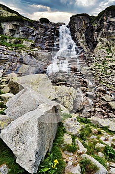 Skok vodopádu v Mlynickej doline. Vysoké Tatry