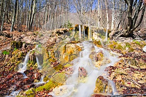 Vodopád na Mostenických travertinech v Uhliarské dolině v Nízkých Tatrách