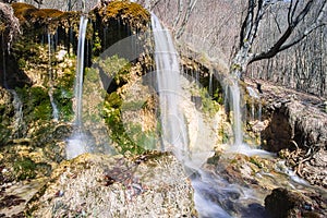 Vodopád na Mostenických travertínoch v Uhliarskej doline v Nízkych Tatrách