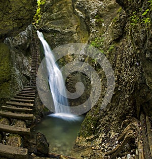 Vodopád v horách - Slovenský ráj