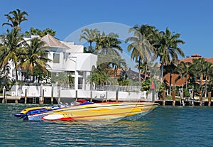 Waterfront Luxury Houses img