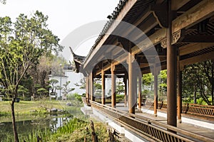 Waterside long colonnade in Duojing garden