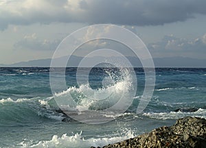 Wave breaking against stones