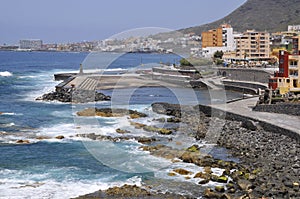 Waves on the coastline of Bajamar