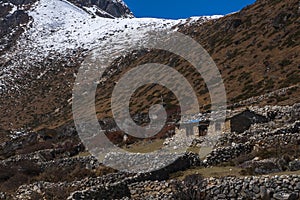 Way between the Gokyo and Machhermo