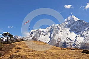 way to Everest Base Camp, beautiful sunny weather and spectacular views