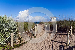 Way to Fort Pierce beach