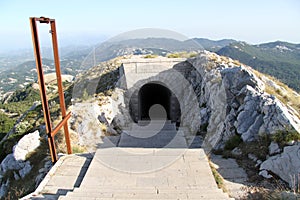 Way to mausoleum