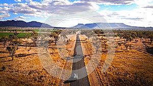  4strade un viaggio la strada sul la roccia attraverso rurale la valle deserto paesi montagne 