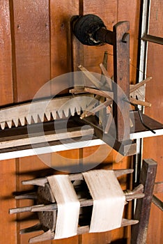 Weaving equipment