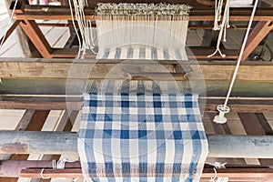 weaving loom for homemade silk or textile production