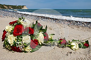 wedding bouquet red roses