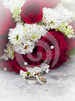 Wedding bouquet with wedding rings