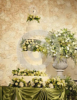 Wedding cake with flower decorations