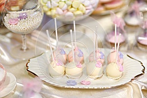 Wedding cake pops in pink and purple