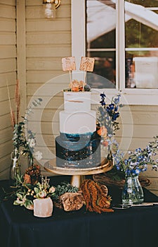Wedding cake in white and blue