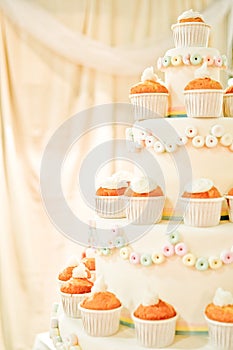 Wedding cake whith cupcakes