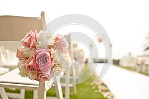 Boda ceremonia en el jardín 