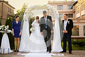 Wedding couple , groomsman and bridesmaid photo