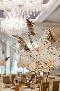 wedding decor, flowers, decorations and arches