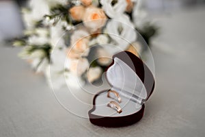 wedding decor, flowers, decorations and arches