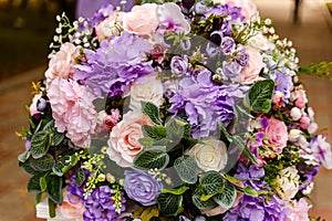 Wedding decoration with lilac and pink flowers
