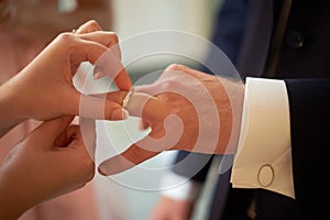 wedding, dressing wedding ring