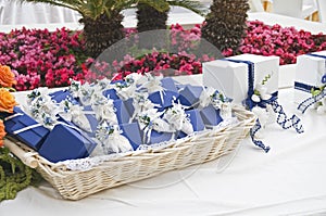 Wedding favors wicker.