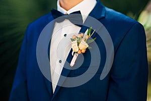 Wedding flower boutonniere groom