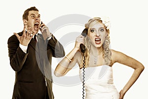 Wedding fury couple phone yelling, relationship difficulties