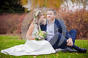 Wedding garden kiss