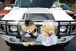 Wedding limousine with toys bears