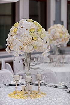 Wedding party table decorations