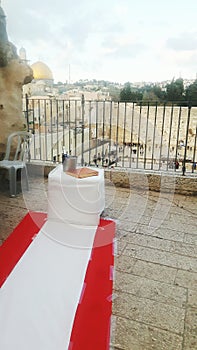 Wedding proposal above the Western wall jerusalem