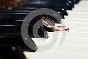 Wedding ring on the keys