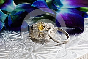 Jewelry:Wedding Rings, Flowers, Brocade Table Clot