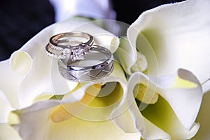 Wedding rings on bouquet