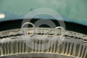 Wedding rings. Detail of wedding rings on the wedding day. Macro photo of the product.