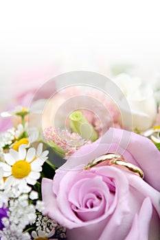 Snubní prsteny květiny 
