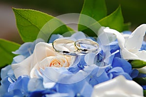 Wedding Rings with flowers