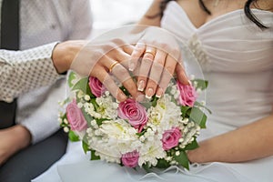 Wedding rings with flowers