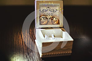 Wedding rings with red gold photo