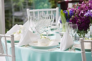 Wedding table with bouquet