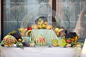 Wedding table decoration with fruits